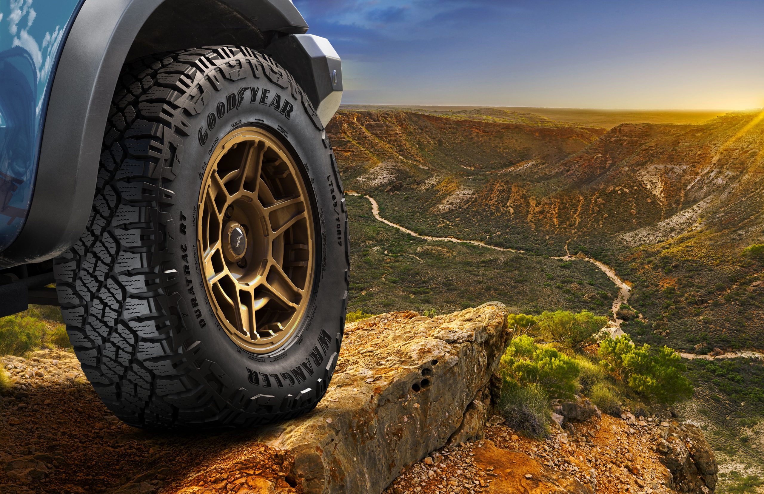 WEB-RES-WRL DURATRAC GRACE OPTION 4-WIDE_CLEAN TIRE_V3 Truck Fitment